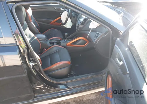 2016 Hyundai Veloster Turbo z USA, uszkodzony, nr VIN KMHTC6AE1GU297134